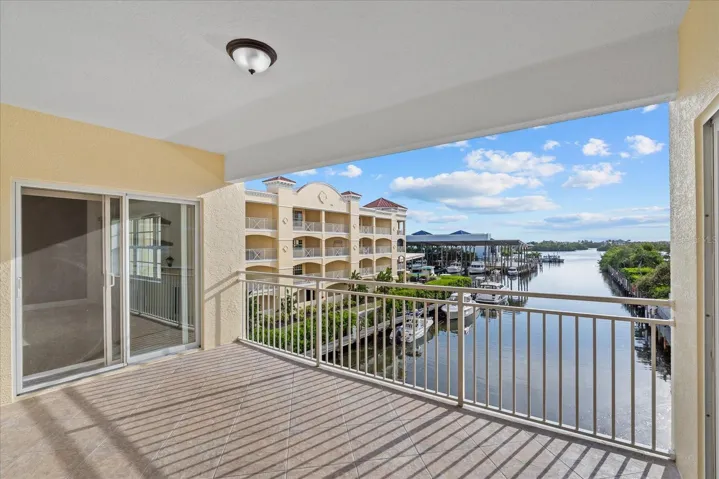 Large lanai