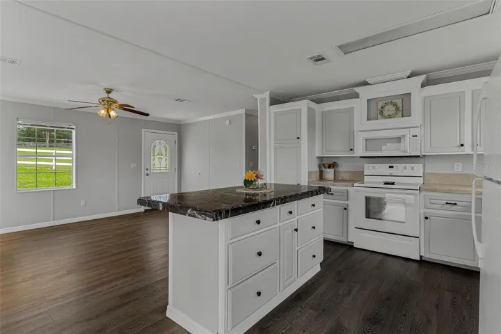 Love this Kitchen!
