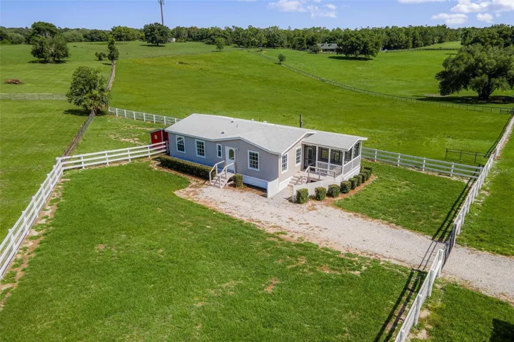 Gorgeous pasture...zoned Agriculture!