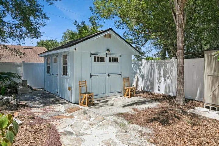 Large Shed/Workshop