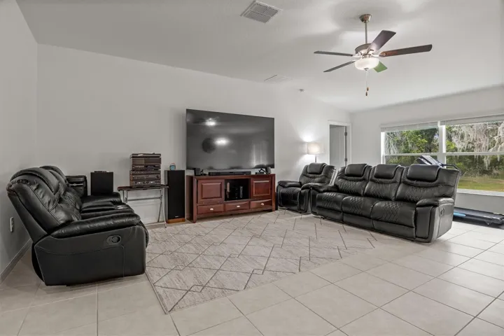 Plenty of room to spread out.