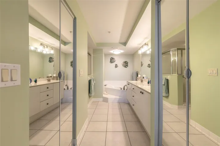 Primary ensuite with walk-in closet