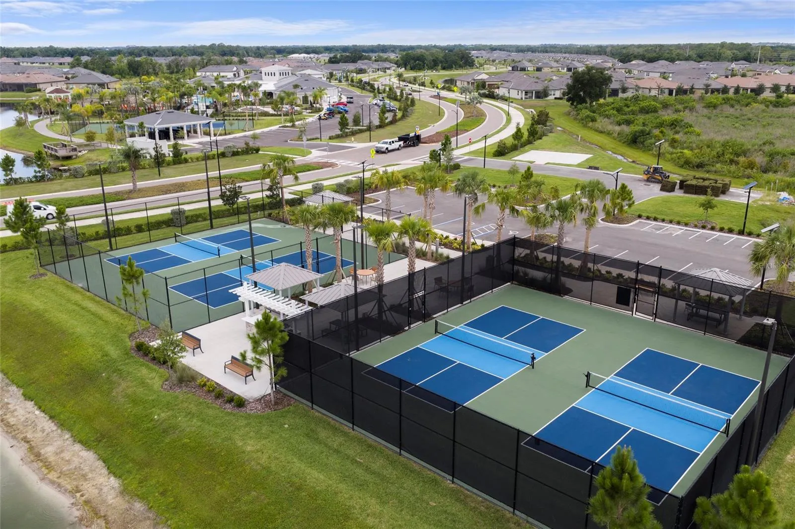 Club Pickleball/Tennis Courts