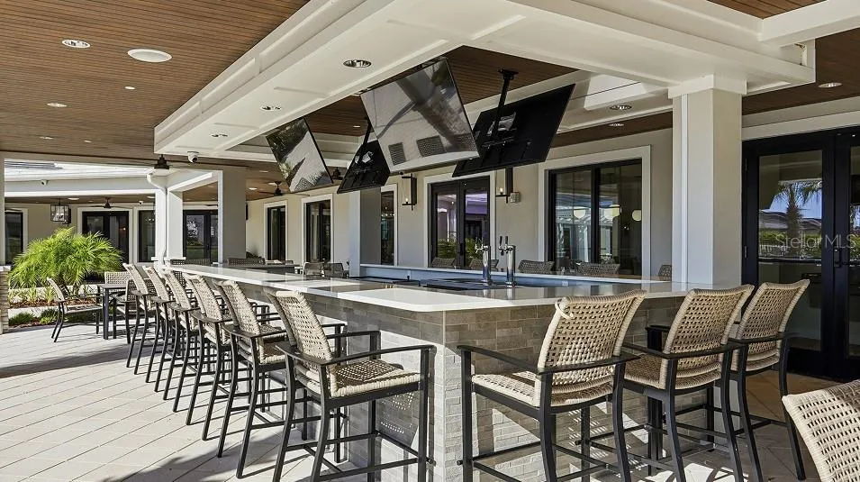 Outdoor Pool Bar