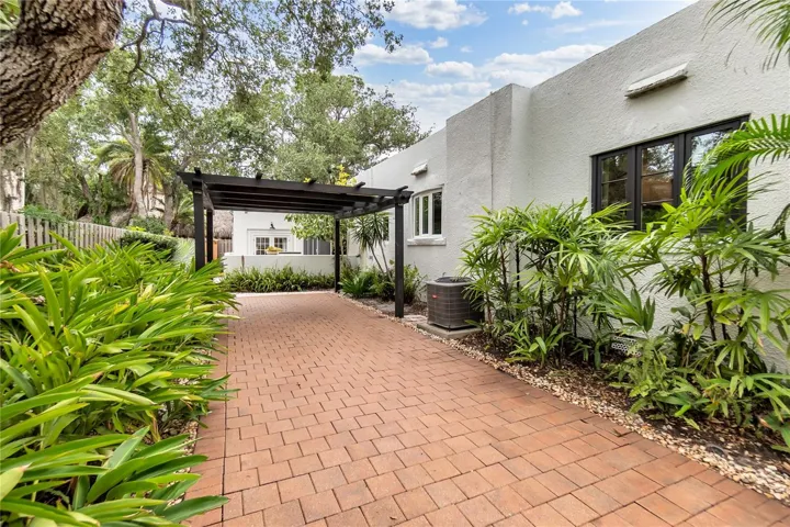 Driveway & Parking