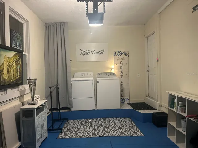 Garage/ Laundry