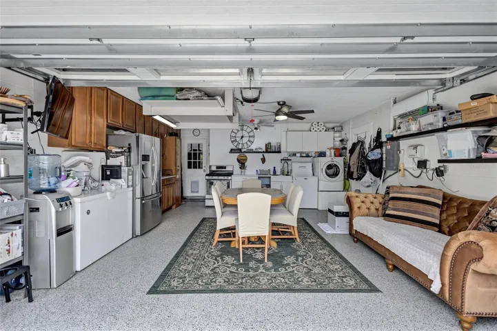 Air-conditioned garage