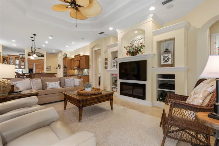 Crown Molding & Built Ins
