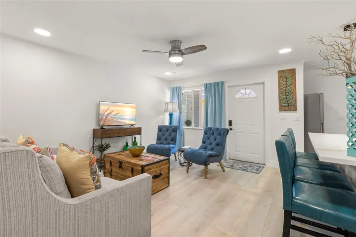Unit B Livingroom