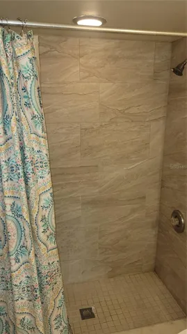 2ND bATHROOM