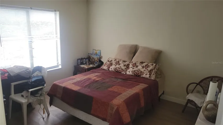 MASTER WITH 2 CLOSETS