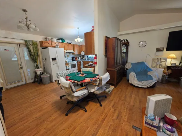 kitchen to Living room