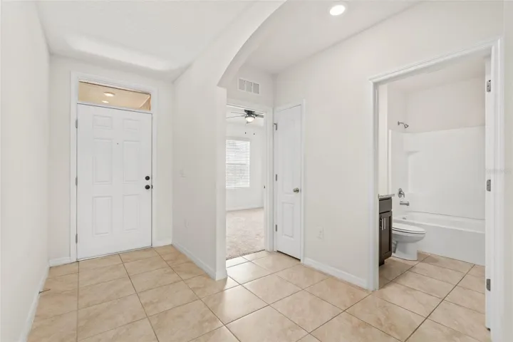 Foyer to Guest Rooms