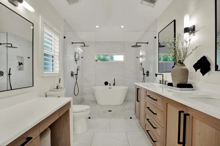 Primary Suite Bathroom