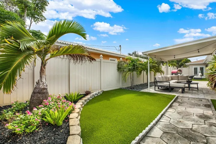 Outdoor entertaining space