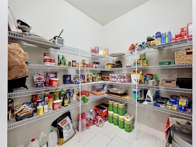 Walk in pantry