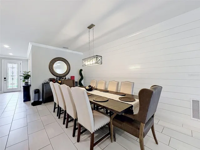 Large dining room perfect for entertaining