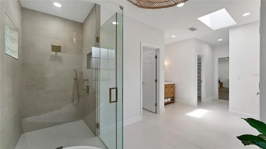 Primary ensuite bathroom