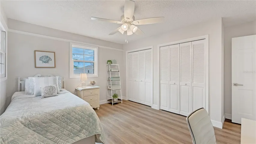 Upstairs bedroom 2