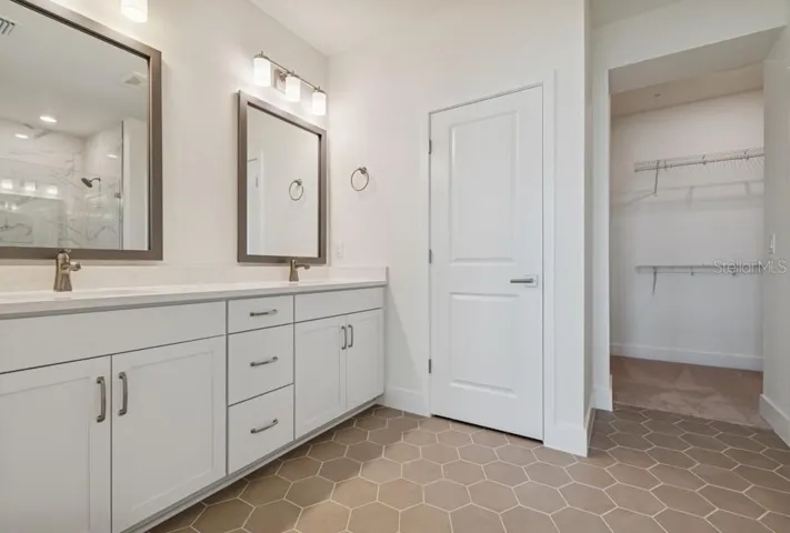 Owner's Bath