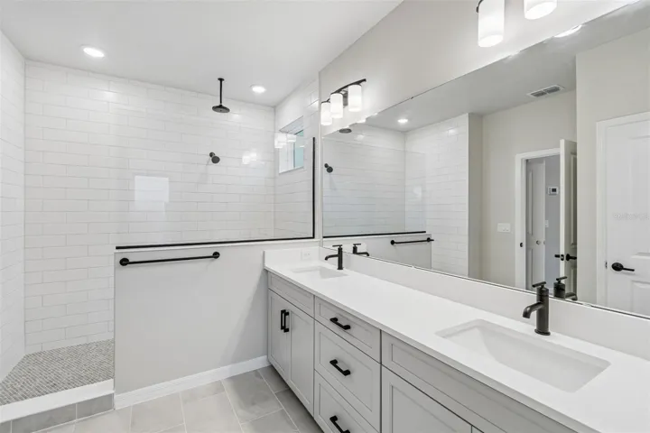 Owner's Bath