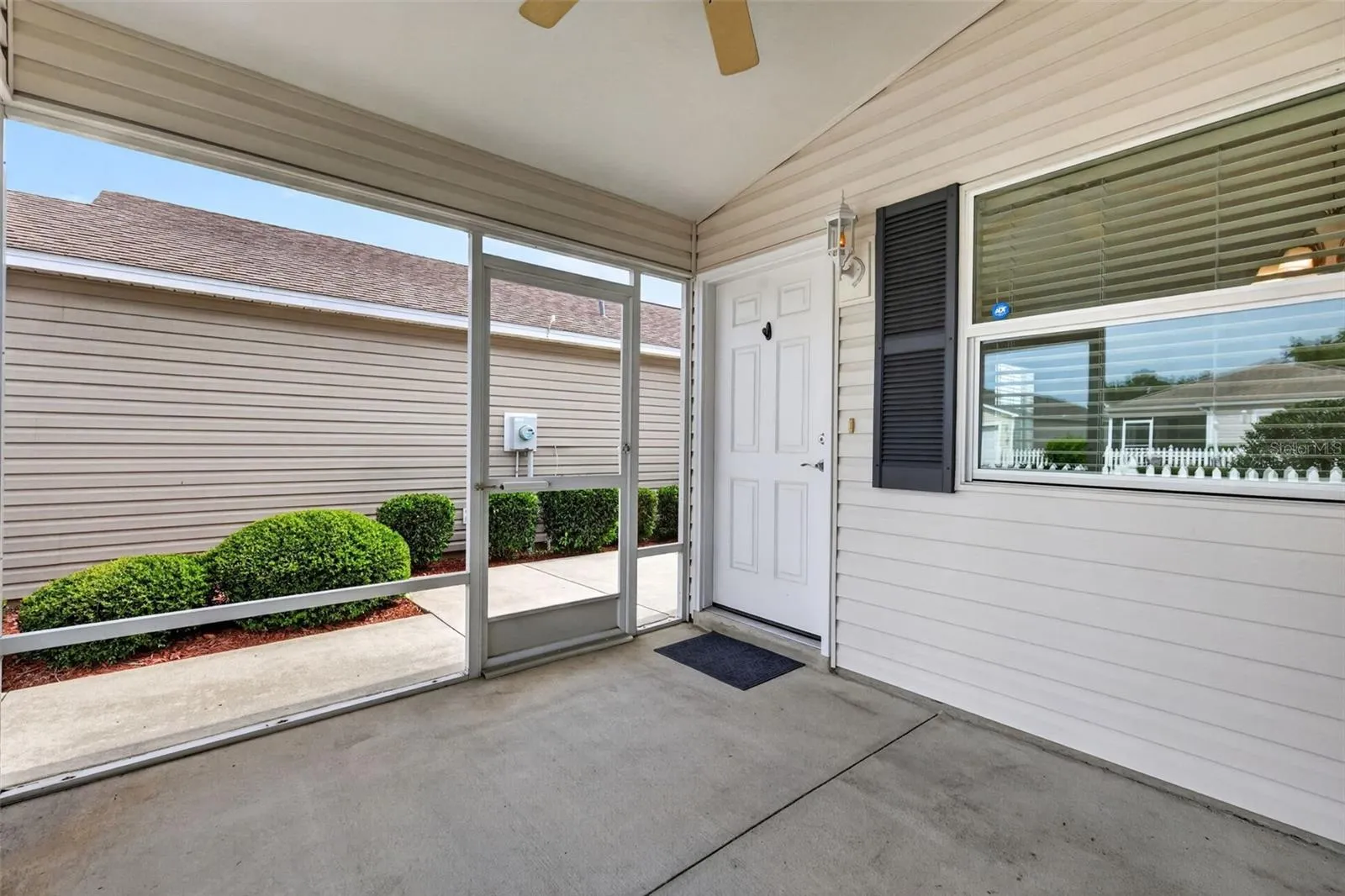 Lanai and Front Entry