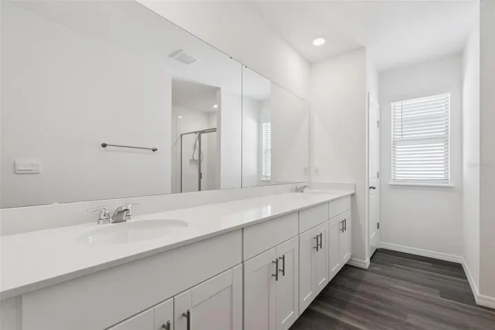 Dual vanities