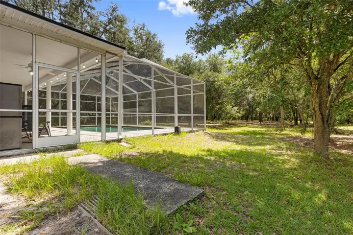 Side entry to the pool