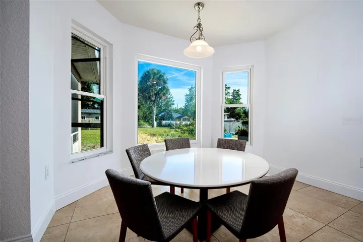 Dinette virtually staged