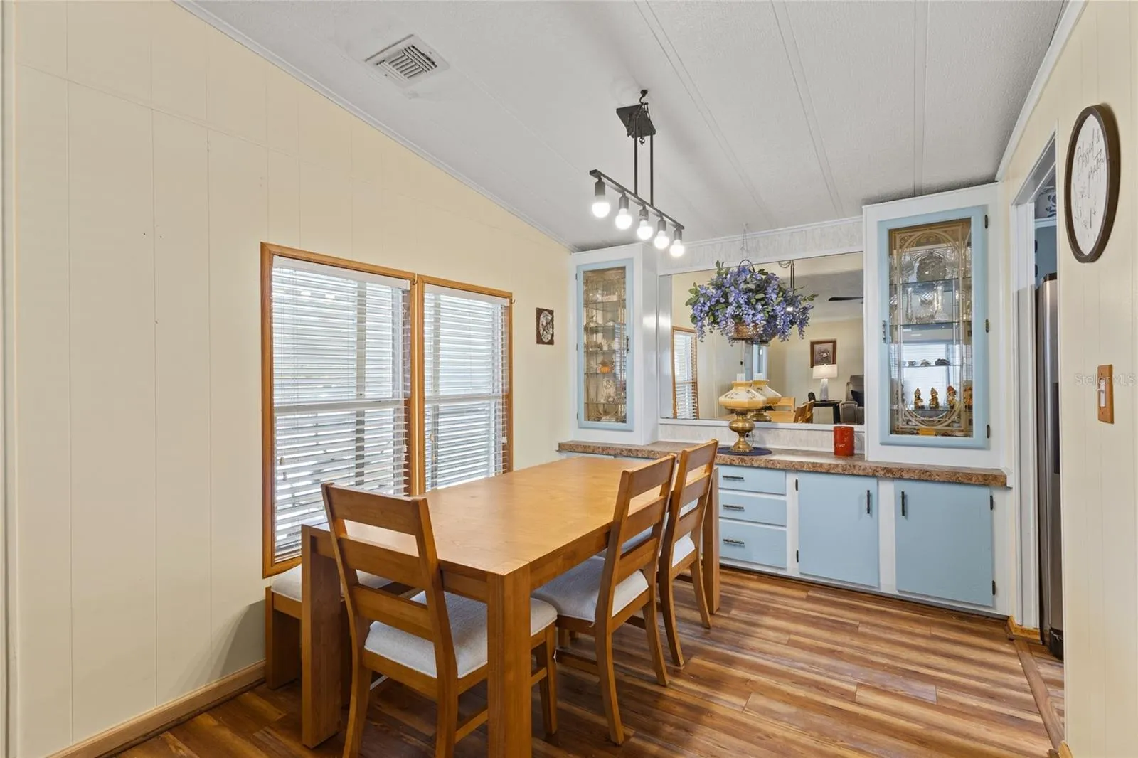 Dining Room Table Seats 7