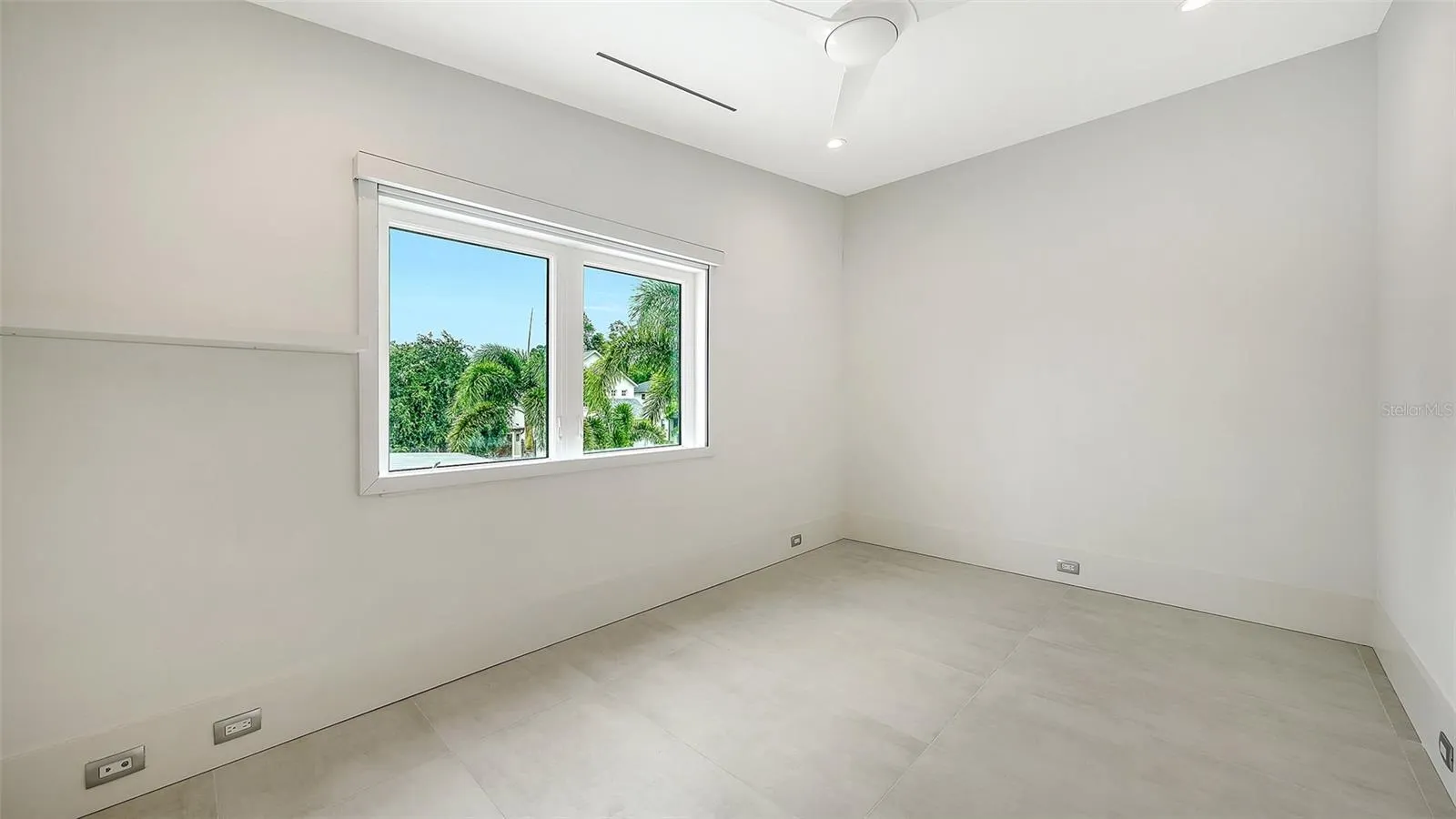 Upstairs bedroom 1