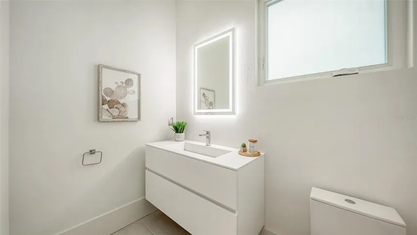 Downstairs 1/2 bath