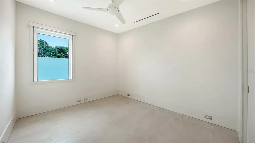 Upstairs bedroom 2