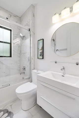 Additional full bath offering comfort and convenience for guests