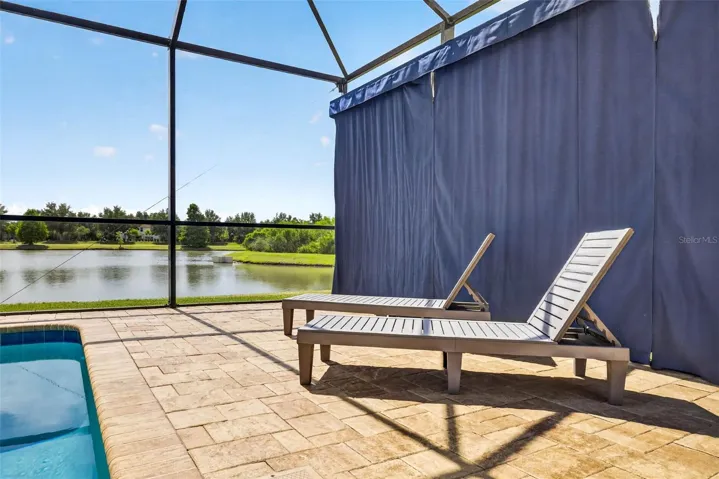 Lounge all day here!