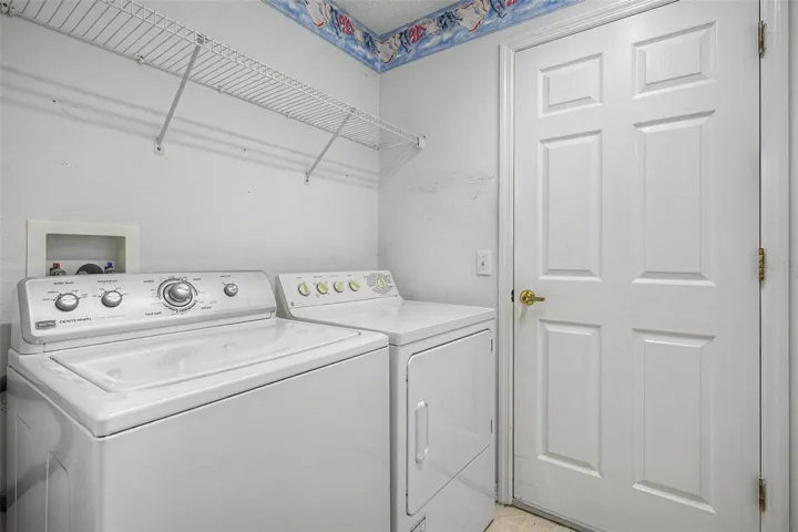 Walk in laundry room