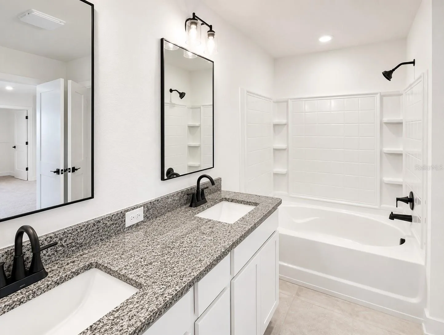 Master Bedroom Bathroom