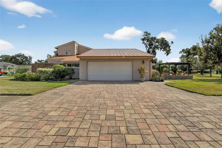 Driveway/garage