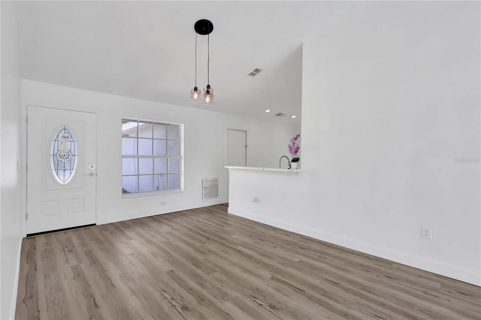 Living/Dining combo