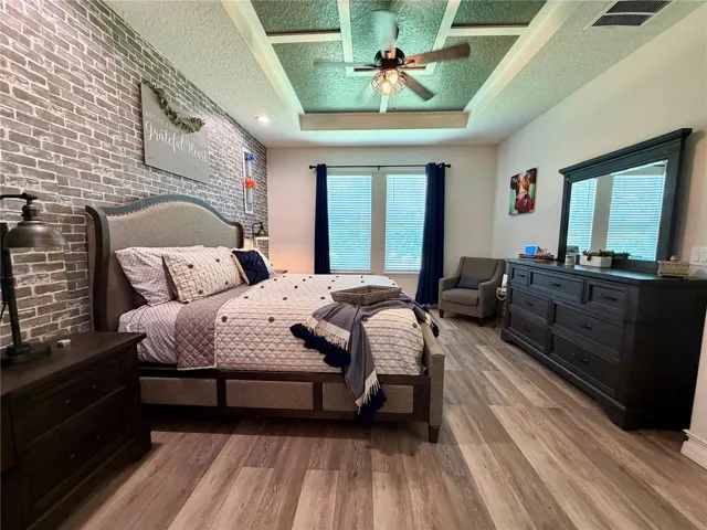 Easy care vinyl plank flooring