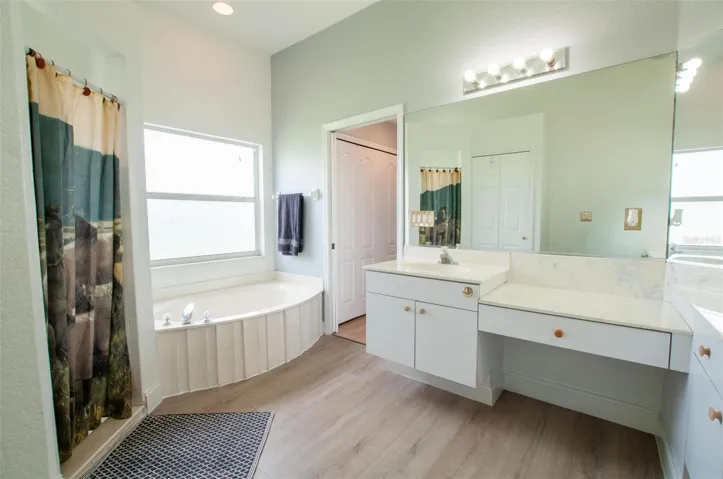 Master bathroom - 2nd angle