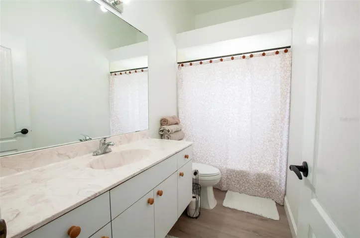 2nd bathroom