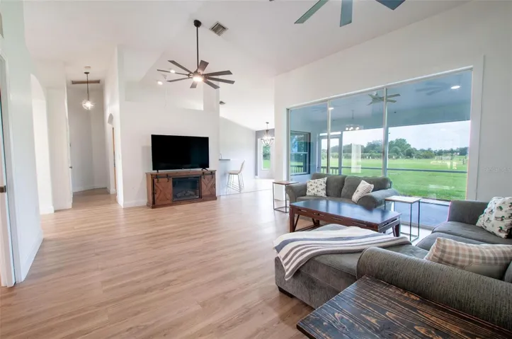 Living room - 2 nd angle
