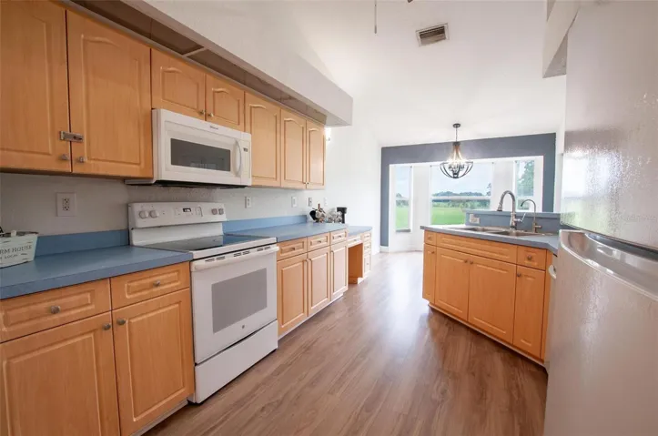 Kitchen - 2nd angle