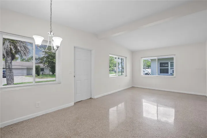 Livingroom/Dinning Room
