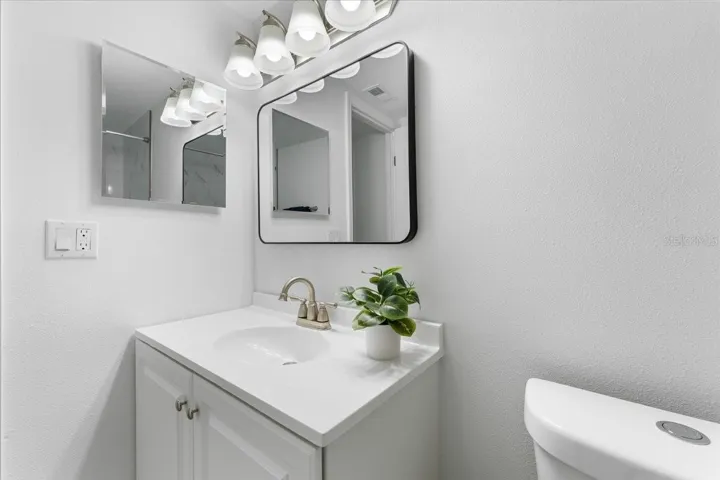 Well lit mirror