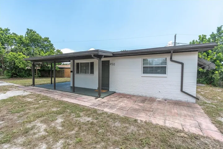 Front patio &amp; covered porch
