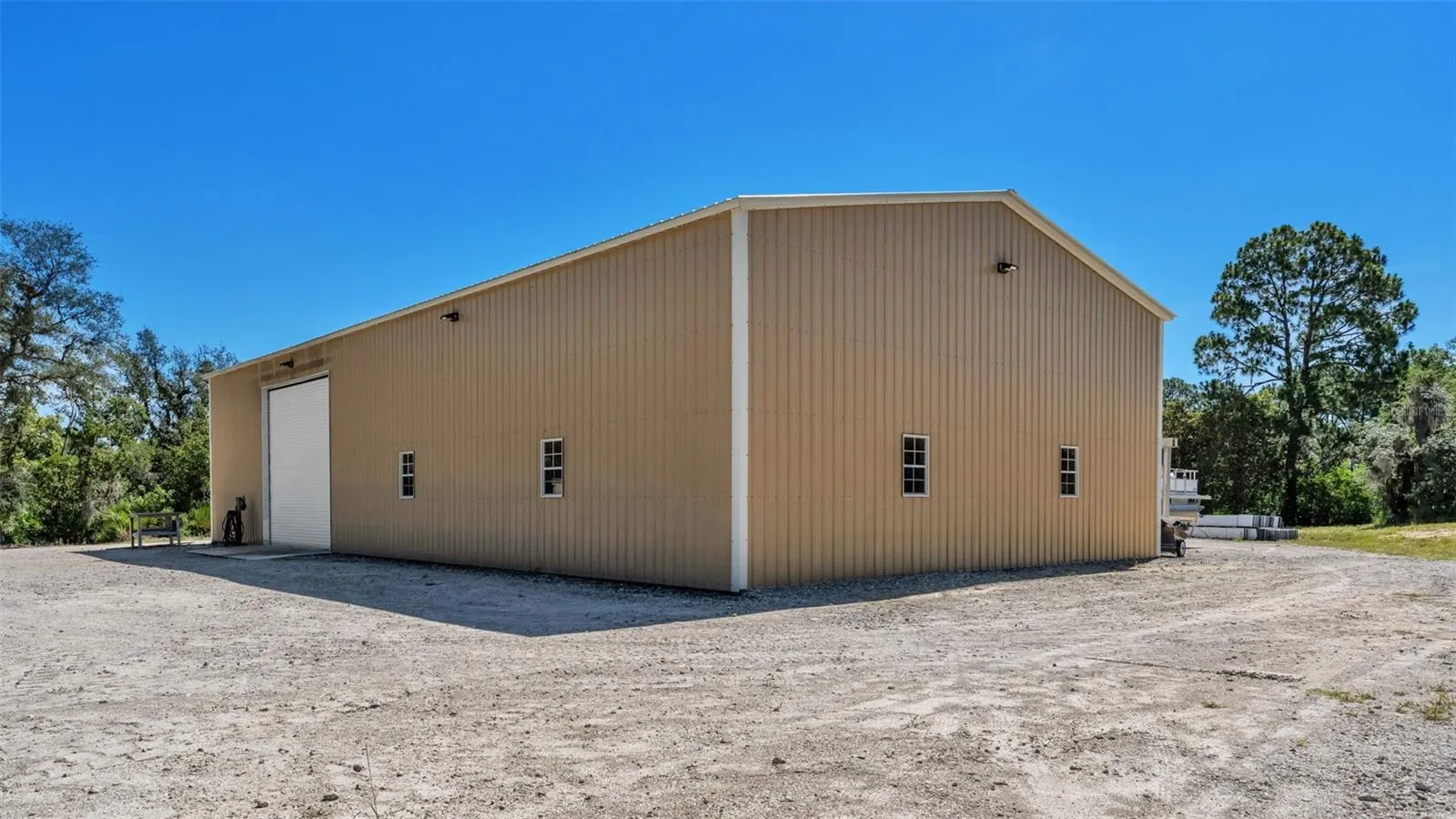 40x80ft Metal Barn with Huge Fan, Electric &amp; Water