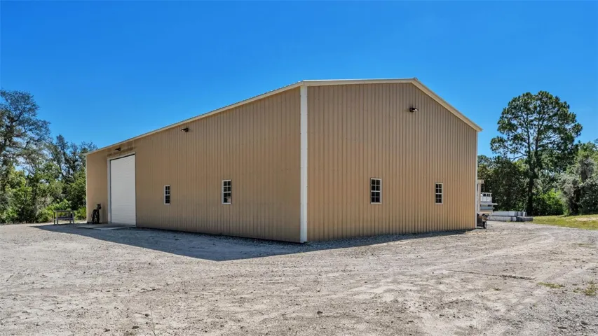 40x80ft Metal Barn with Huge Fan, Electric & Water