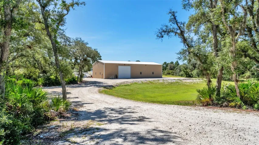 40x80ft Metal Barn with Huge Fan, Electric & Water